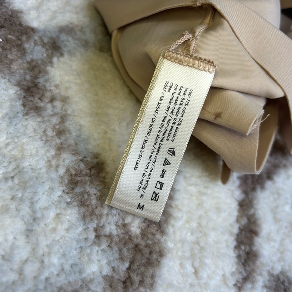 True Body Triangle Lace Racerback Bra - Picture 6 of 11